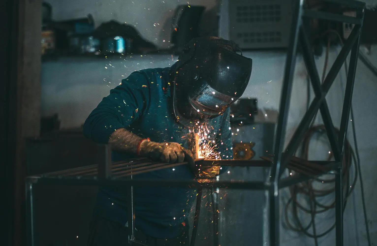 SEGURIDAD EN TRABAJOS DE CORTE Y SOLDADURA